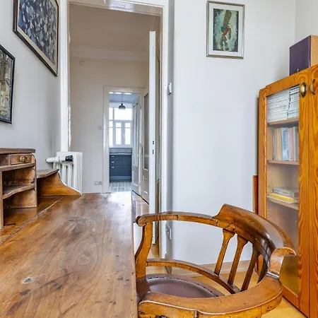 Flat With Balcony And Bosphorus View In Beyoglu Apartment *
