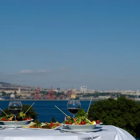 Hippodrome Hotel 3*