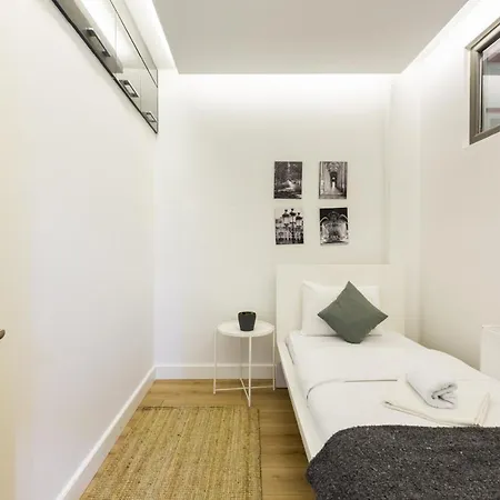 Apartment Chic, Cozy With Garden In Besiktas