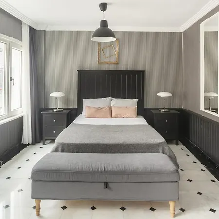 Dreamy Flat With Bosphorus View In Rumeli Hisari Apartment