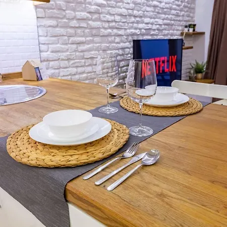 Excellent Flat With A Lovely Backyard In Nisantasi Apartment *