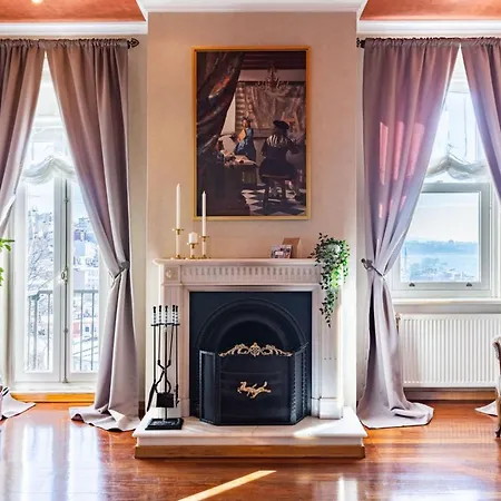 Enchanting Flat In Beyoglu With Bosphorus View *