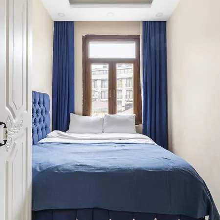 Central Flat With Balcony In Inonu Sisli *