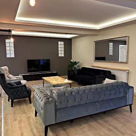 Cihangir Saracoglu Apartment