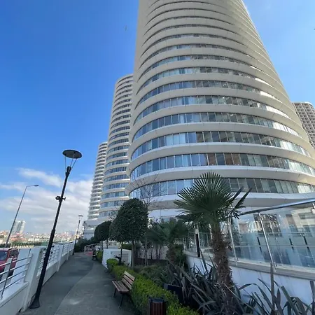 Luxury With Pool In The Center Of Apartment Istanbul