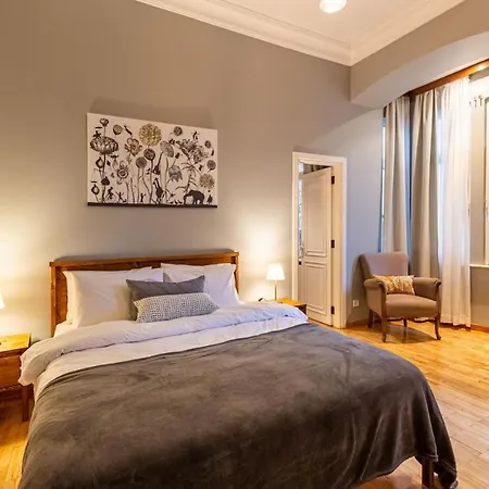 Apartment Enchanting Flat In Beyoglu With Bosphorus View *
