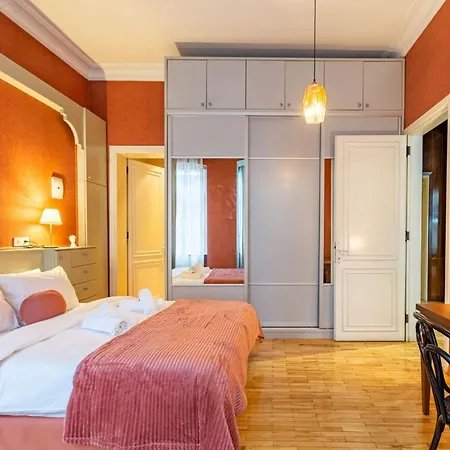 Enchanting Flat In Beyoglu With Bosphorus View * Istanboel