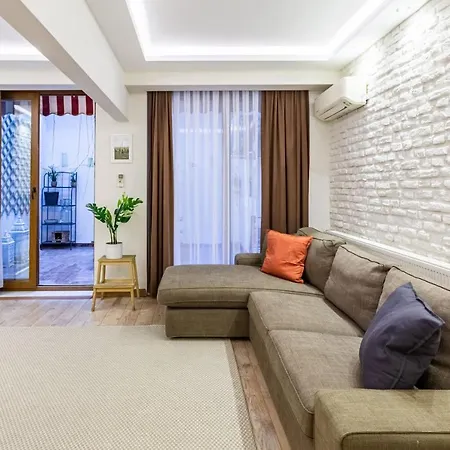 Apartment Excellent Flat With A Lovely Backyard In Nisantasi *
