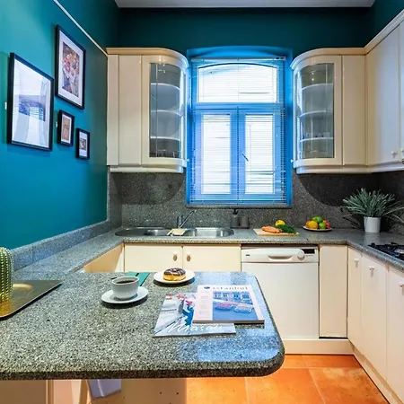 Enchanting Flat In Beyoglu With Bosphorus View Appartement Istanboel
