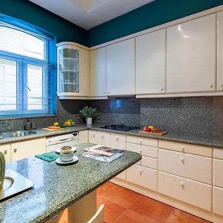 Enchanting Flat In Beyoglu With Bosphorus View * Istanbul