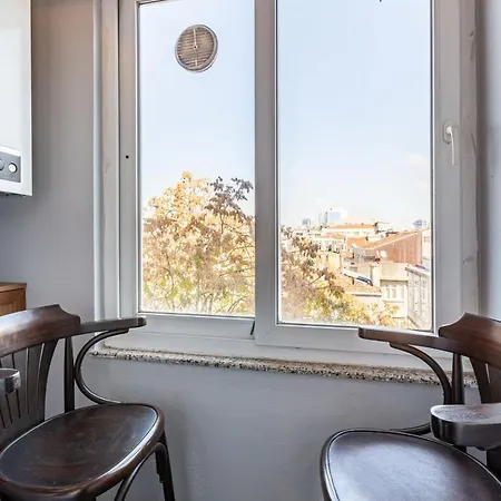 Outstanding Flat With Calming View Nisantasi Apartment *