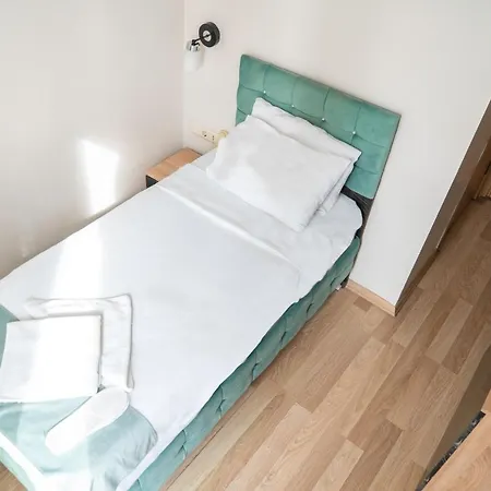 Bed & Breakfast Loss