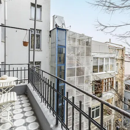 Apartment Flat With Balcony And Bosphorus View In Beyoglu Istanbul
