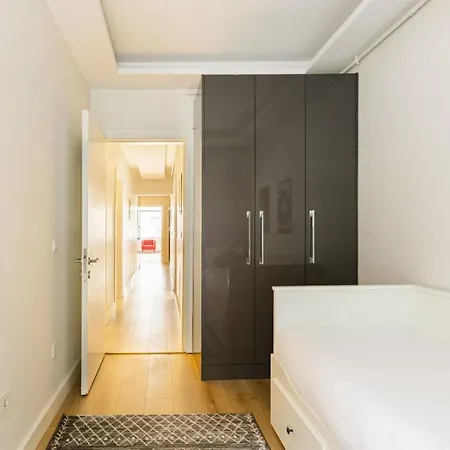 شقة Chic, Cozy With Garden In Besiktas