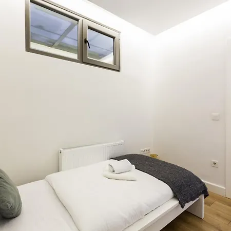 Chic, Cozy With Garden In Besiktas Apartment *