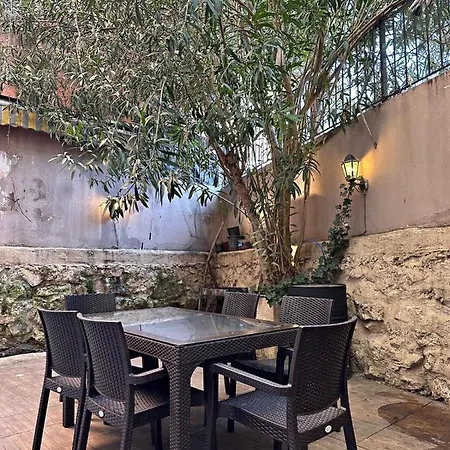 Cihangir Saracoglu Apartment