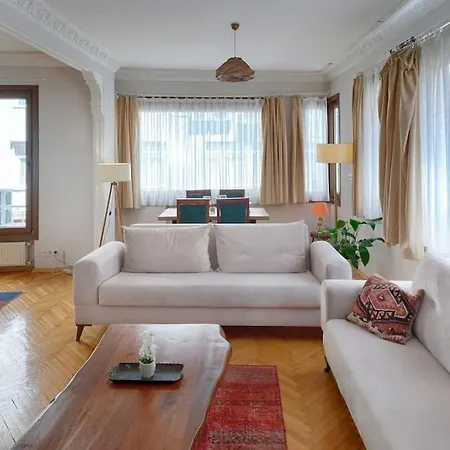 Gumussuyu By Azad Homes Apartment