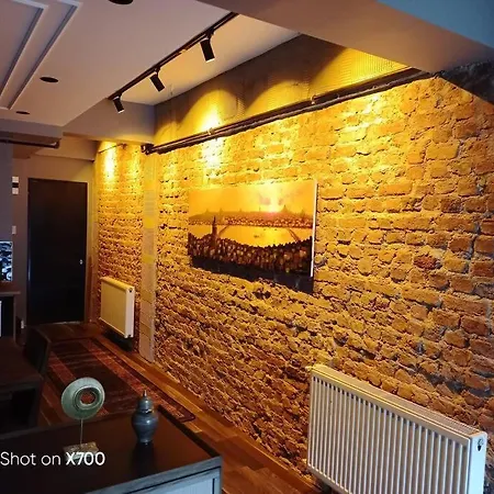 Taksim Meydana Komsu Cihangir De Genis 1+1 Apartment Istanbul