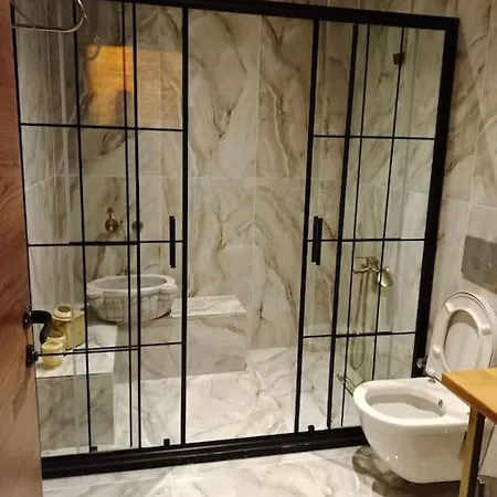 Taksim Meydana Komsu Cihangir De Genis 1+1 Apartment Istanbul