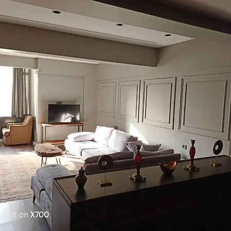 Taksim Meydana Komsu Cihangir De Genis 1+1 Apartment