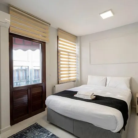 Apartment Cozy & Comfy Studio At Beyoglu - 41