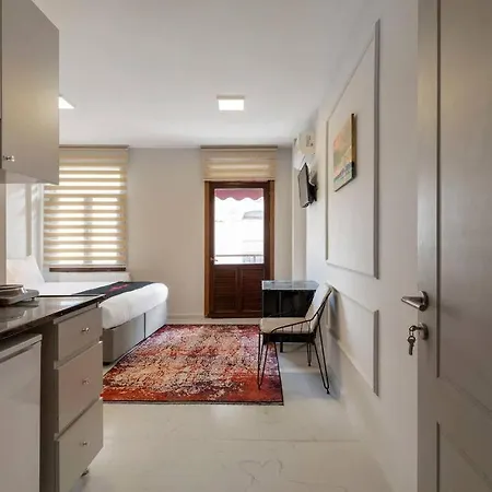 Apartment Cozy & Comfy Studio At Beyoglu - 44 *
