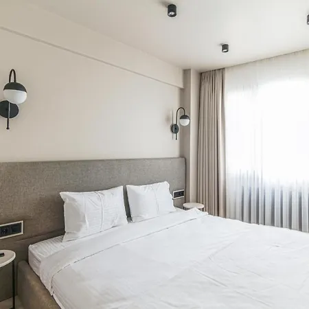 Chic And Convenient Flat In Central Besiktas *