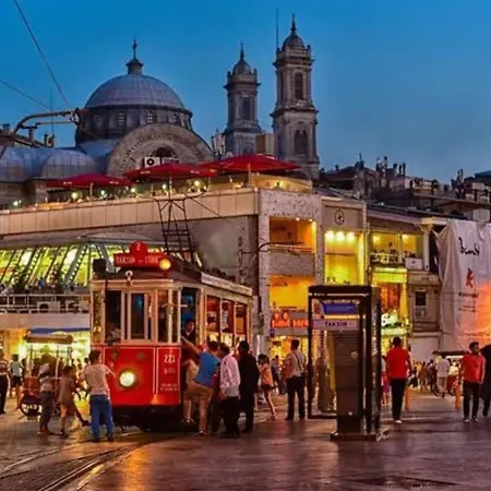 Taksim Meydana Komsu Cihangir De Genis 1+1 Apartment