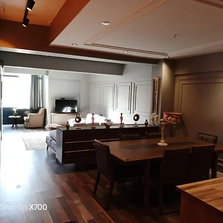 Taksim Meydana Komsu Cihangir De Genis 1+1 Apartment *