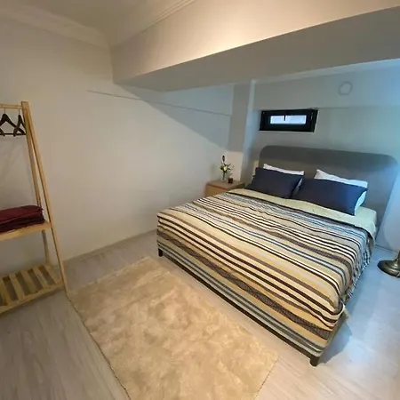 Renovated 2br Near Metro *