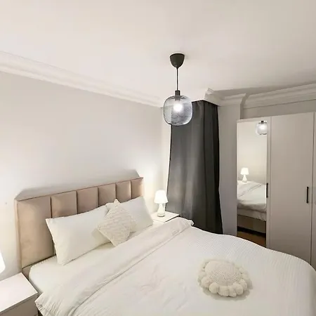 Superb & Elegant 3-bedroom Apt, Osmanbey Apartment