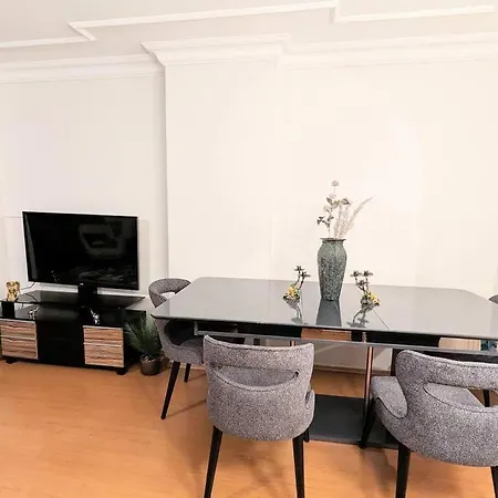 Apartment Superb & Elegant 3-bedroom Apt, Osmanbey Istanbul
