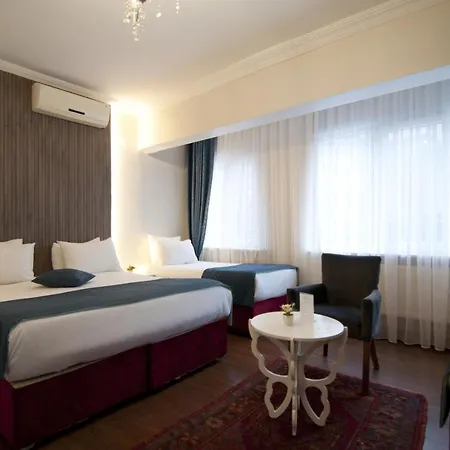 Hotel Genius 2*