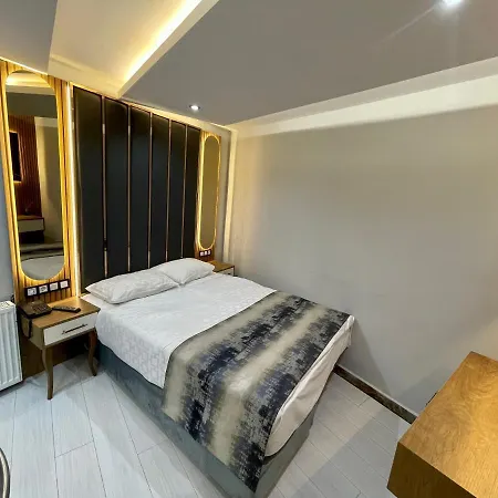 Hotel Crowned Istanbul