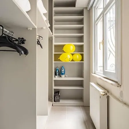 Sleek Apartment Istanbul