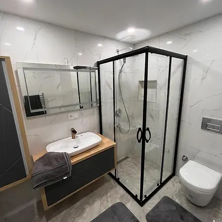 Apartment Muhtesem Konumda Somineli Lux Daire *