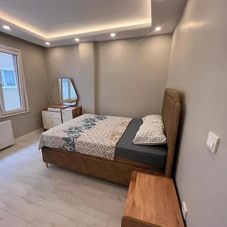 Apartment Muhtesem Konumda Somineli Lux Daire *