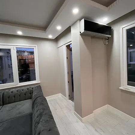 Apartment Muhtesem Konumda Somineli Lux Daire