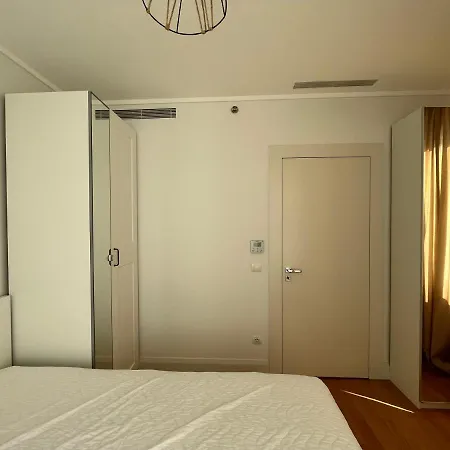 Luxury With Pool In The Center Of Apartment Istanbul