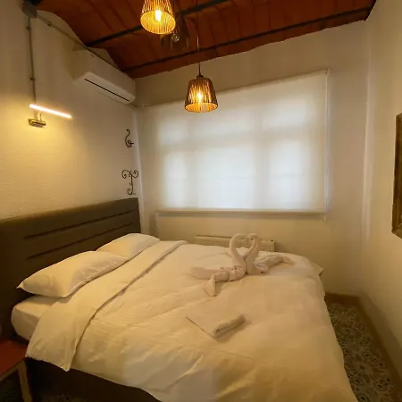 Balat Historical Luxury House Apartment