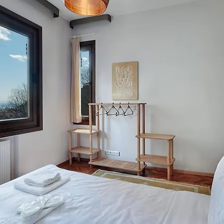 Gumussuyu By Azad Homes Apartment *