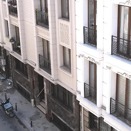 1+1 W/netflix Close To Taksim, Nisantasi, Bomonti Apartment