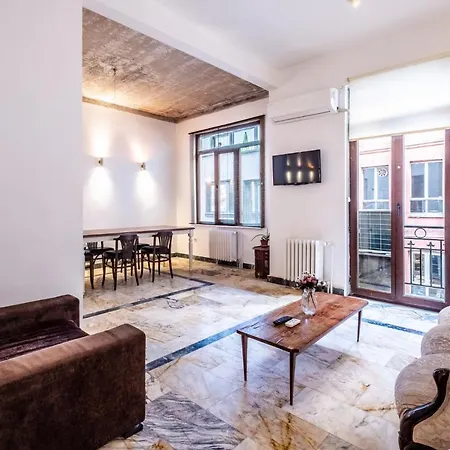 Comfortable Flat With Great Location In Beyoglu Apartment *