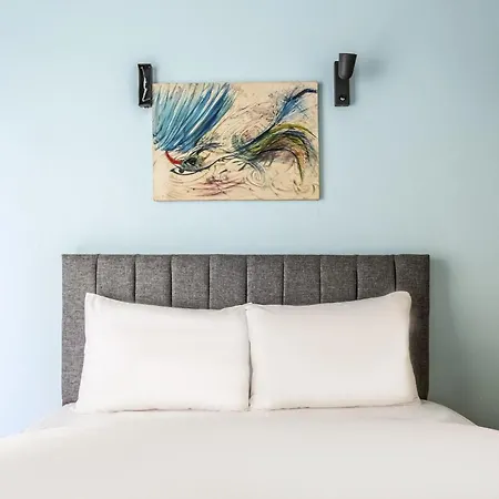 Comfortable Flat With Great Location In Beyoglu *