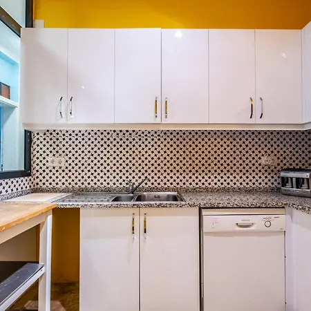 Comfortable Flat With Great Location In Beyoglu *