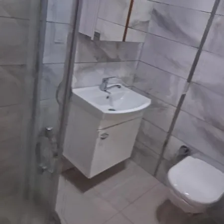 4,e Aksemsettin Mh Sari Abdullah Efendi Sk 11 N 1,2,3 Istanboel