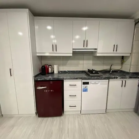 Renovated 2br Near Metro *