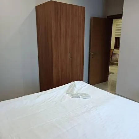 Elmas Apartment *