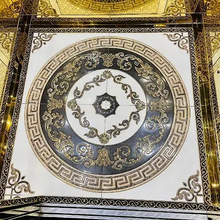 Crowned Отель 3*