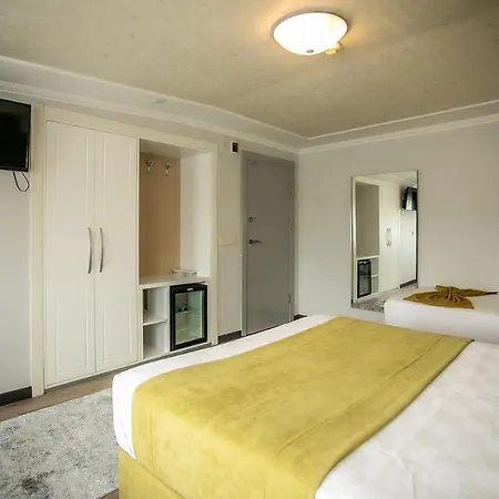 Hotel Pera Capitol 3*